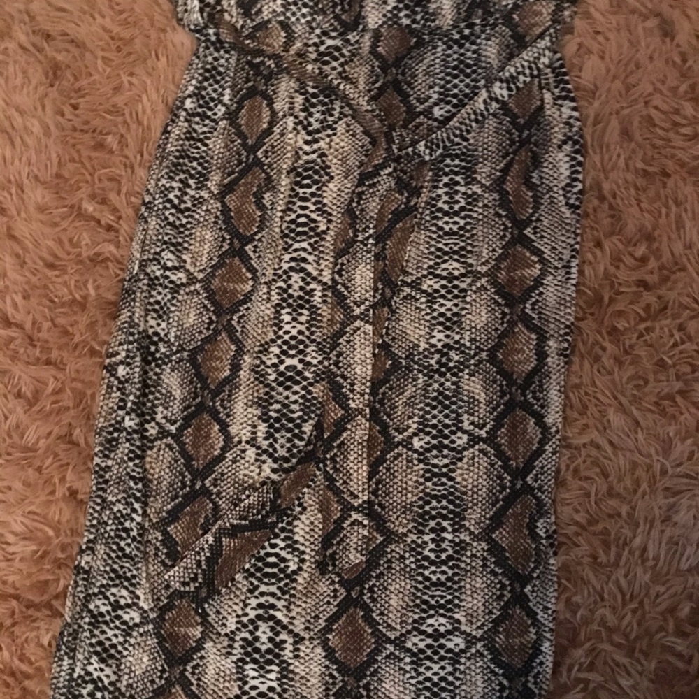 High waist skirt! Snake skin print